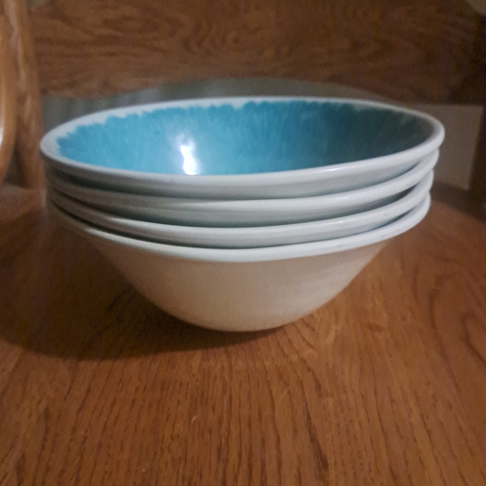 NEW AQUA/WHITE SET OF 4 MELAMINE CEREAL/SOUP/ SALAD BOWLS, 6 3/4" X 2.5"